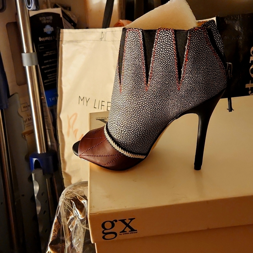 A pair of shoes